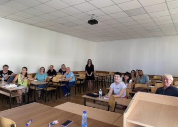 Mbi 100 studentë prej tyre edhe nga Serbia, po mësojnë shqipen në seminarin ndërkombëtar