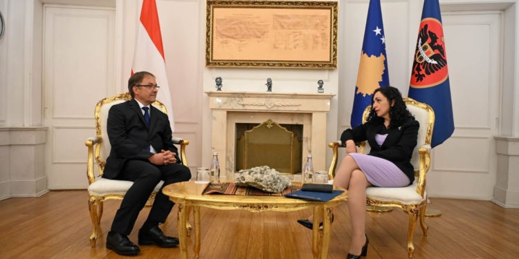 Presidentja Osmani pranon letrat kredenciale nga ambasadori i ri i Austrisë në Kosovë