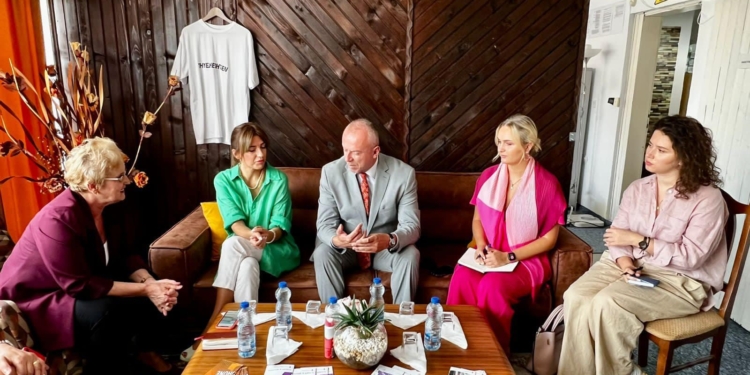 Mbi 1.5 milion euro për Qendrat që strehojnë viktimat e dhunës në familje