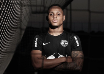 Napoli forcohet me një mbrojtës brazilian