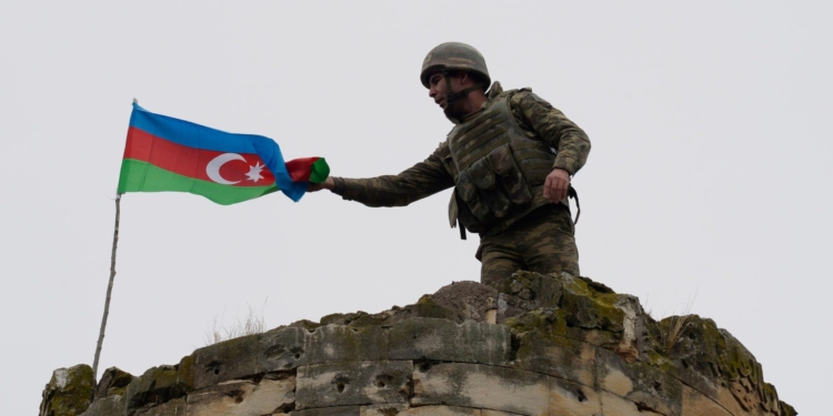 Franca me nismë të re për t’i bërë presion Azerbajxhanit për Karabakun