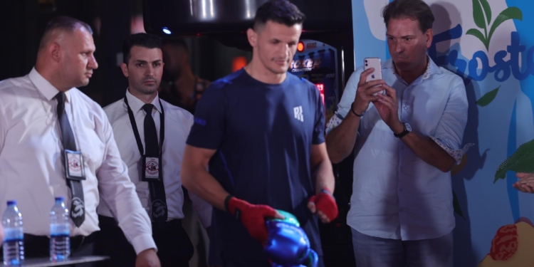 “Jemi pasardhës te Krasniqit”/ Krasniqi, Mohammedi dhe boksierët sfidohen në “Prematchin” e organizuar nga Tëvë1