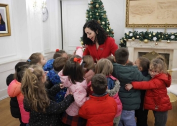 ​Osmani nënshkruan Ligjin për edukimin në fëmijërinë e hershme