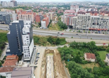 Rruga “Jim Xhema”, nisin punimet edhe në pjesën e lagjes “Kalabria”