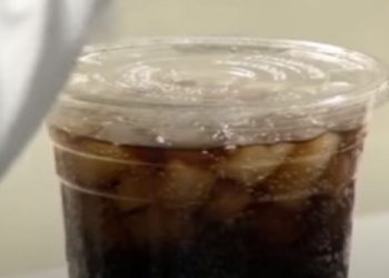 ​Pijet me sheqer lidhen me problemet e mëlçisë te gratë e moshuara