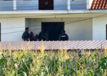 Tentoi të vriste gruan dhe djalin, RENEA ekzekuton 62-vjeçarin në Korçë