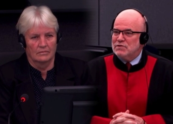 ​Avokati i Thaçit ballafaqon dëshmitaren serbe me deklaratat e kaluara: Civilët serbë ishin të armatosur