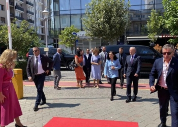 ​Presidentja Osmani nis takimin me kryetarin e Klinës