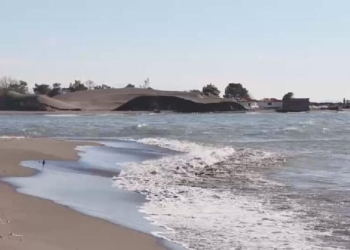 Mbytet një pushues në plazhën e madhe të Ulqinit