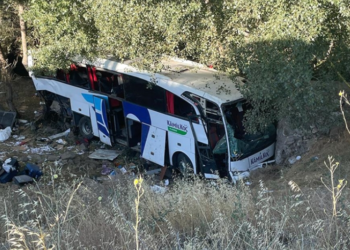 Turqi, 12 të vdekur pasi një autobus me pasagjerë u aksidentua