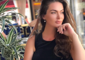 Urrejtësit janë thjesht admirues të hutuar, ndërsa koha është e mbyllur në punë pasi përjetësia është më e madhe se koha