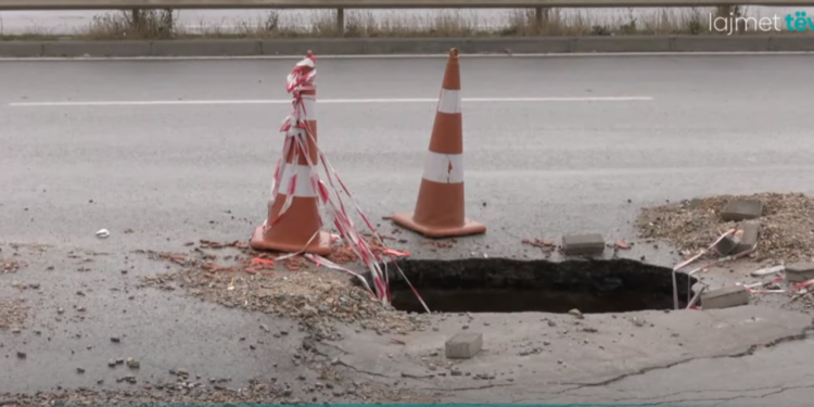 Gropa në rrugë paraqet rrezik për qytetarët