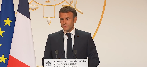 Macron rikujton zotimet e Francës dhe Gjermanisë, nëse Kosova dhe Serbia nuk “sillen me përgjegjësi”