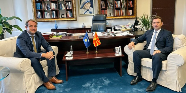 Qehaja dhe Osmani flasin për raportet dhe projektet e përbashkëta Kosovë – Maqedoni Veriore