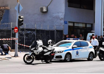 Shqiptari vjedh bankën në mes të Athinës, qëllohet nga policia gjatë arratisjes