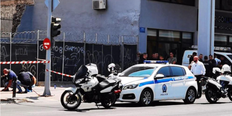 Shqiptari vjedh bankën në mes të Athinës, qëllohet nga policia gjatë arratisjes