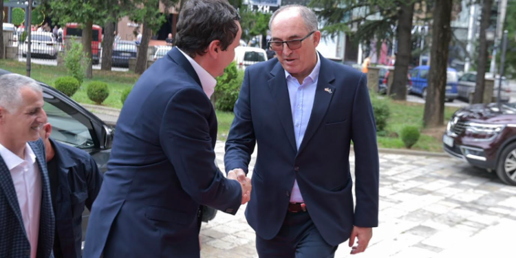 Kurti takon Totajn, rruga Prizren-Tetovë në qendër të diskutimit