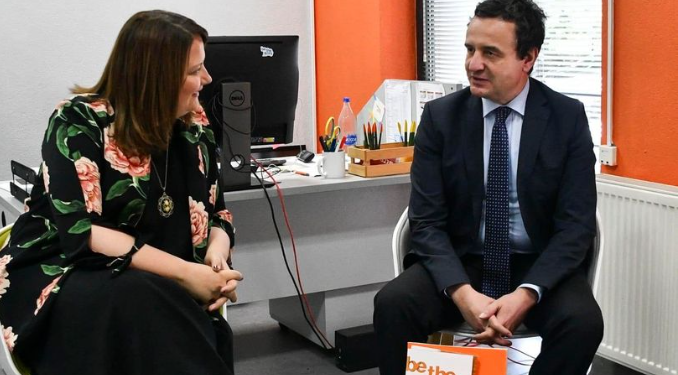 Jep dorëheqje zëvendësministrja e Arsimit