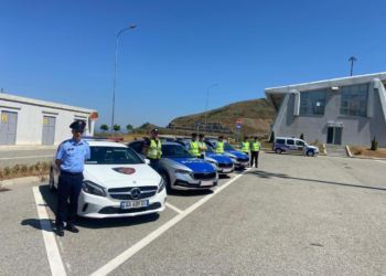 Policia e Kosovës dhe Shqipërisë nisin patrullimet e përbashkëta