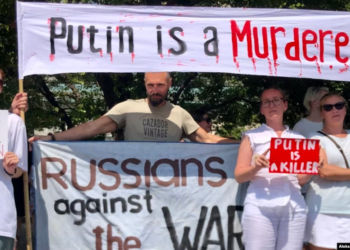 Në Podgoricë protestohet kundër presidentit rus, “Putini është vrasës”