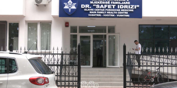 Mungesa e barnave esenciale dhe infrastruktura e dobët në QKMF-në e Vushtrrisë