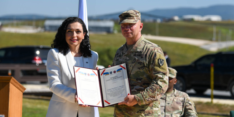 Osmani në Bondsteel, thotë se prezenca amerikane në Kosovë është garanci e stabilitetit