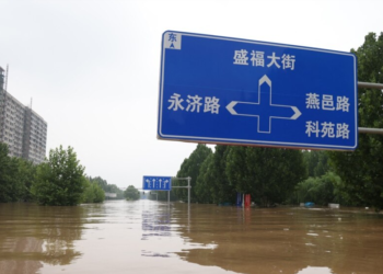 Rritet në 30 numri i të vdekurve nga vërshimet në Kinë