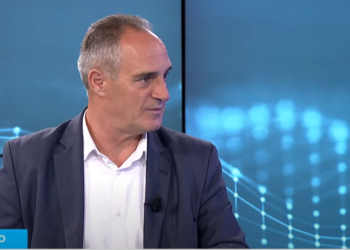 Hasani: Kërkesa për dorëheqjen e kryetarëve në veri, tregon dobësi politike