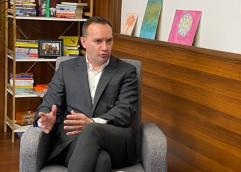 Nënkryetari i Prishtinës: Dorëheqjet rend, me shpejtësi të vajit në tepsi