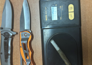 Policia sekuestron thika dhe substanca narkotike në Prishtinë