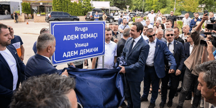 Përurohet rruga “Adem Demaçi” në Çair, Kurti: Akt këmbënguljeje në përpjekjen e pafundme të një populli për liri