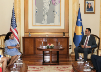 Konjufca takon Senatoren e Nju Jorkut, Nathalia Fernandez