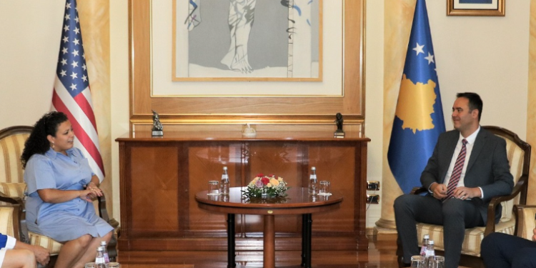 Konjufca takon Senatoren e Nju Jorkut, Nathalia Fernandez