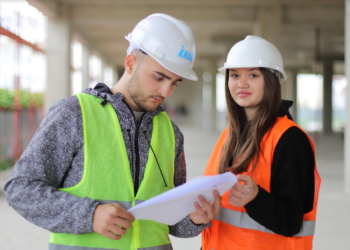 UBT formon profesionistët e infrastrukturës dhe ndërtimit në Kosovë