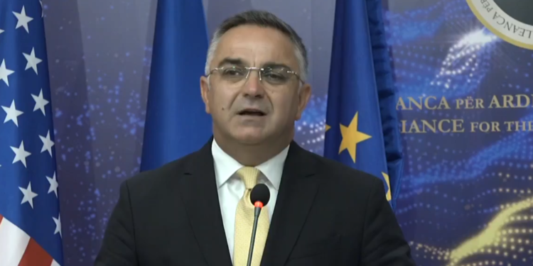 Tahiri: Kriza mund të përfundojë vetëm me shkarkimin e Qeverisë Kurti