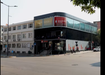 Yll Bogaj thotë se është pronar i objektit për të cilin ministri Peci tha se ishte uzurpuar, ushtron padi ndaj ministrit