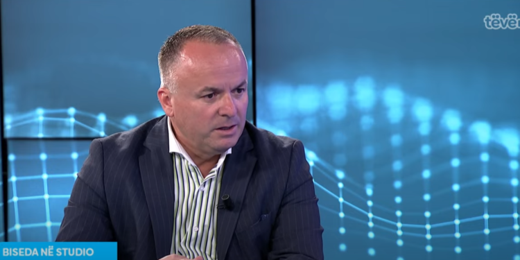 Fushtica: Shkelja e kontratës për adoptimin e qenve endacakë gjobitet deri në 3000 euro