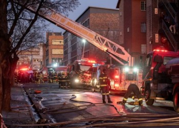 Së paku 52 të vdekur nga zjarri në një ndërtesë në Johanesburg