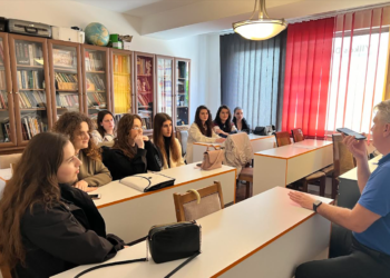 Comsense, trajnime për të interesuarit në drejtimin e infermierisë