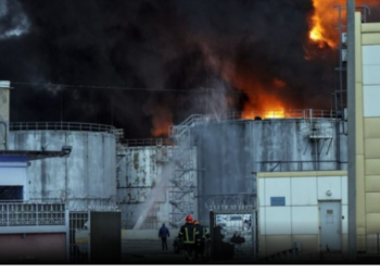 Rusia sulmon me dorën magazinat e grurit në Odesa të Ukrainës