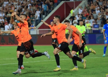 Ballkani po humb pas pjesës së parë