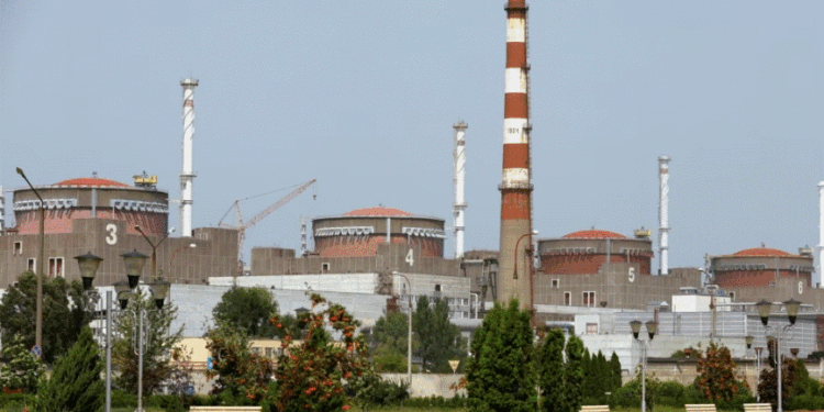 Ndërprerja e rrymës ngre alarmin në centralin bërthamor të kapur nga Rusia në Ukrainë