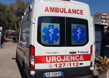 Komuna e Vushtrrisë blen autoambulancë të re për QKMF-në