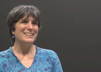 Këshilltarja e Kurtit, Elizabeth Gowing jep dorëheqje nga zyra për komunitete