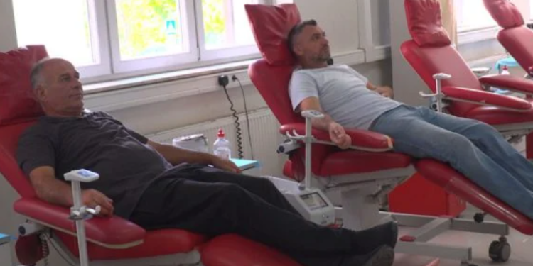 Zvogëlohen rezervat e gjakut në QKUK për shkak të sezonit të pushimeve