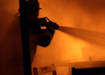 Digjet një depo në Prizren