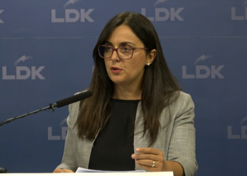 Lushaku-Sadriu: 9 milionë euro më shtrenjtë do t’i kushtojë Ministrisë së Arsimit rimbursimi i prindërve