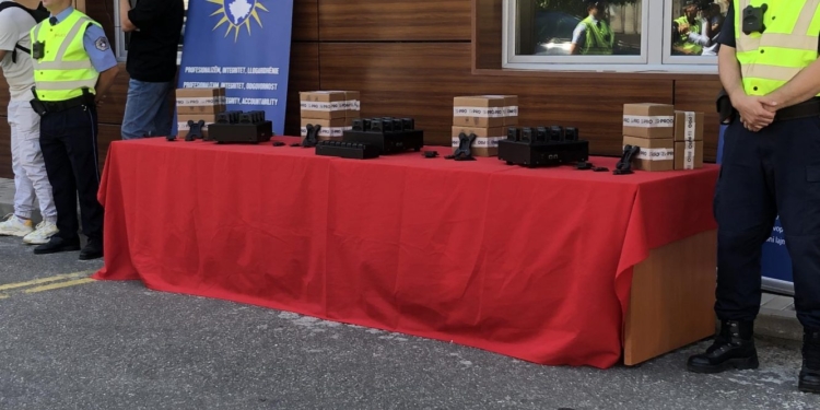 SHBA jep 250 kamera trupi për policët