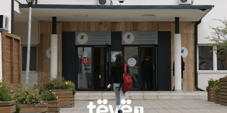 Vendimi i UP-së që profesorët të punojnë vetëm në sektorin publik ose privat konsiderohet i vonuar