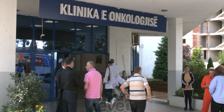 Opozitarët e vlerësojnë shëndetësinë si një minierë korrupsioni në Kosovë